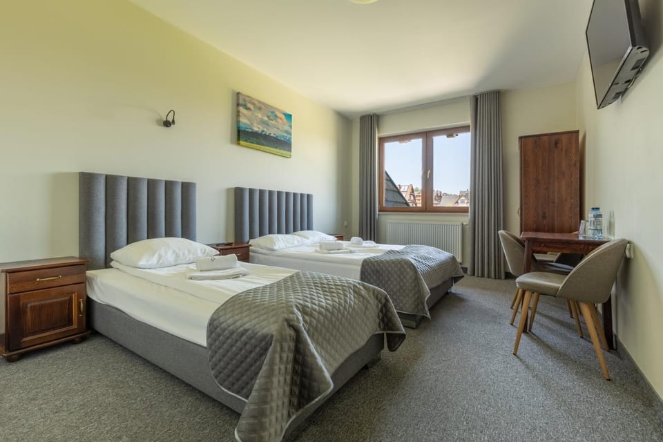 Bed, TV and multimedia, Photo of the whole room