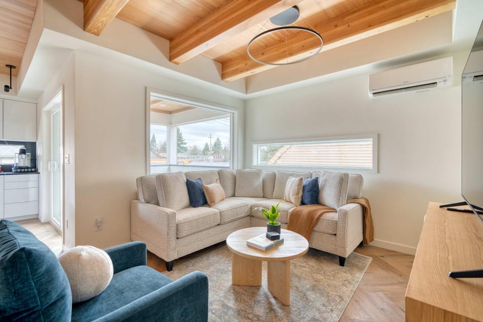 Stay Portland - Alberta Arts - 3BR - Local Eats & Modern Design House in Portland