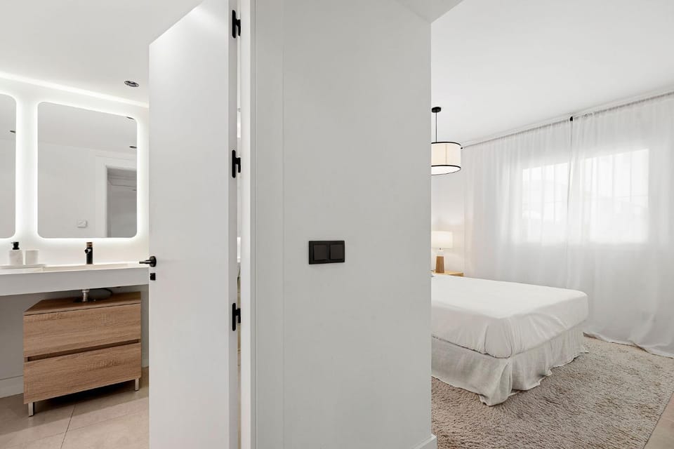 Bed, Bathroom, Bedroom