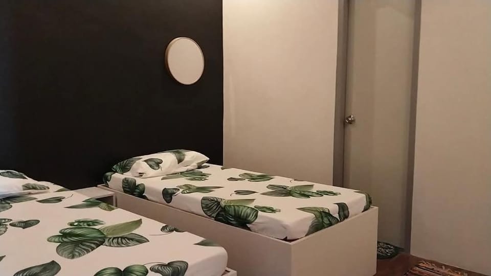 YES Guesthouse Bed and Breakfast in Angeles