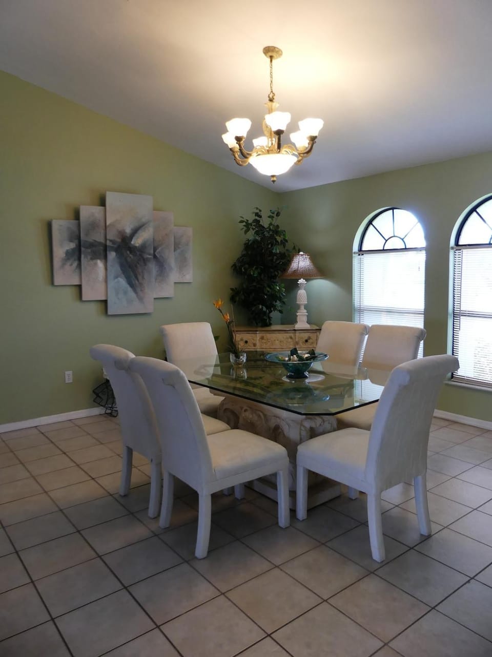 Seating area, Dining area