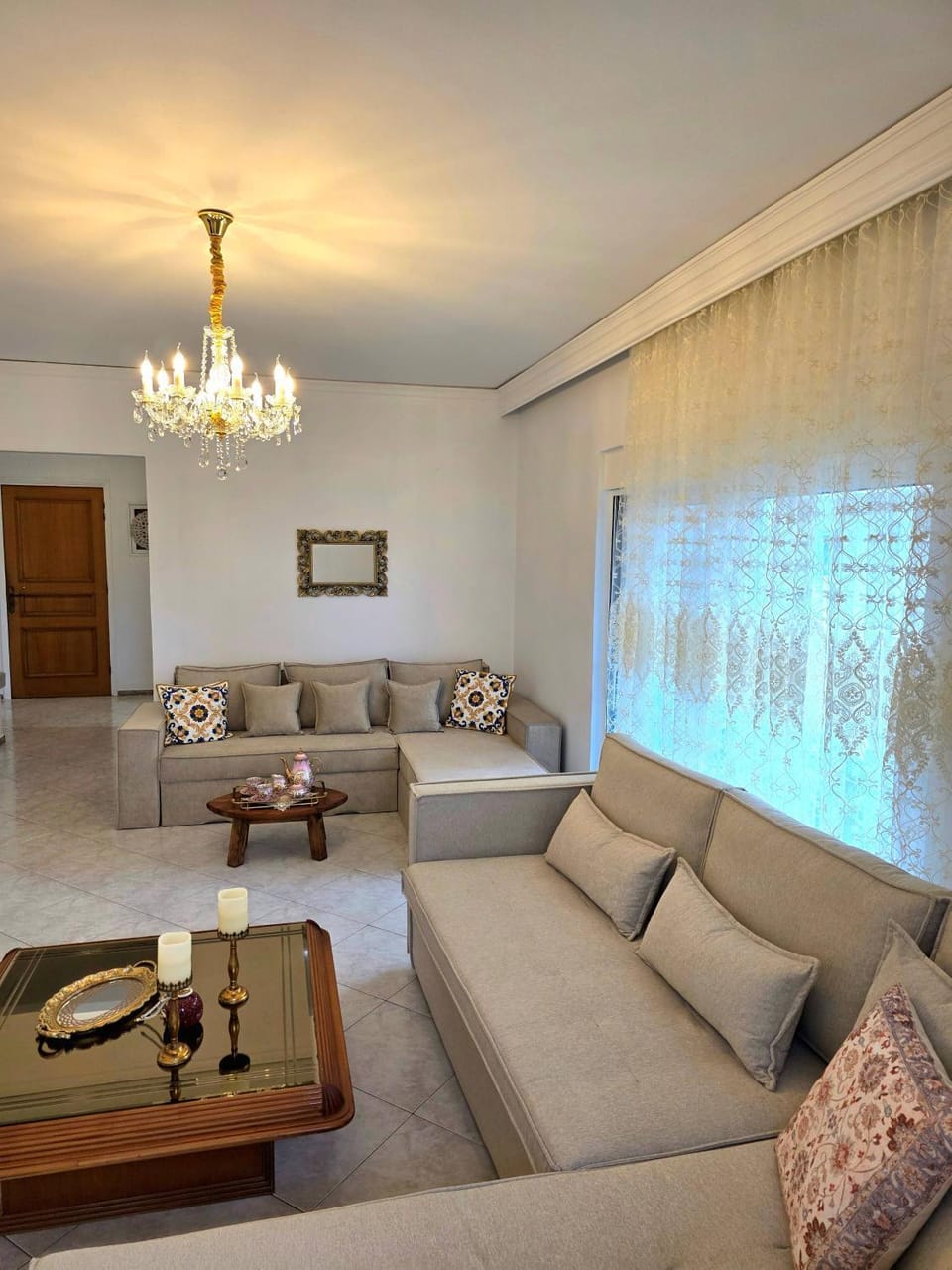 Living room, Seating area