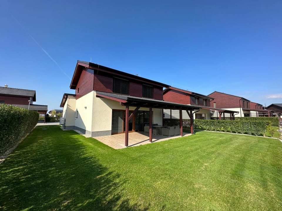Lake house 630 House in Bratislava Region, Slovakia