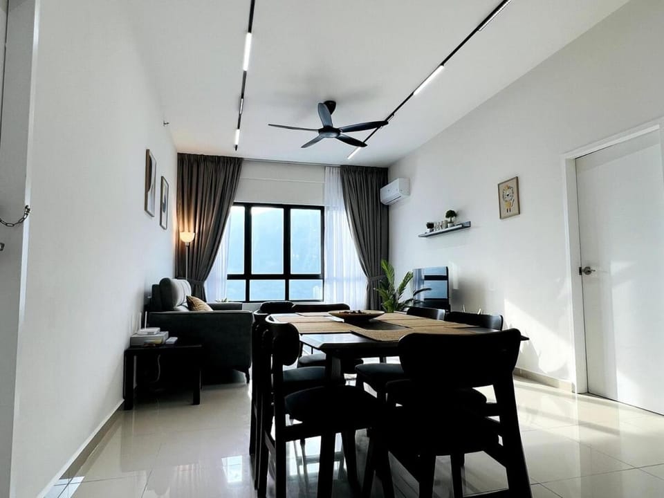 Sunshine Residence Kekloksi View 2R 4pax Apartment in George Town