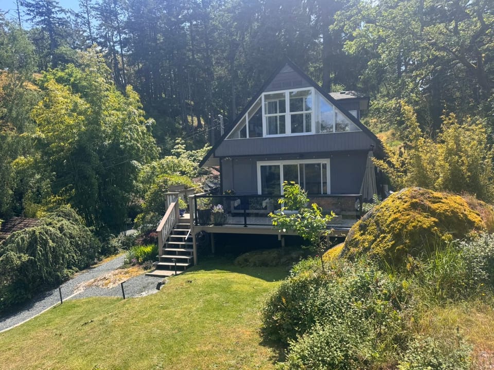 Private cottage in Metchosin close to Victoria House in Vancouver Island