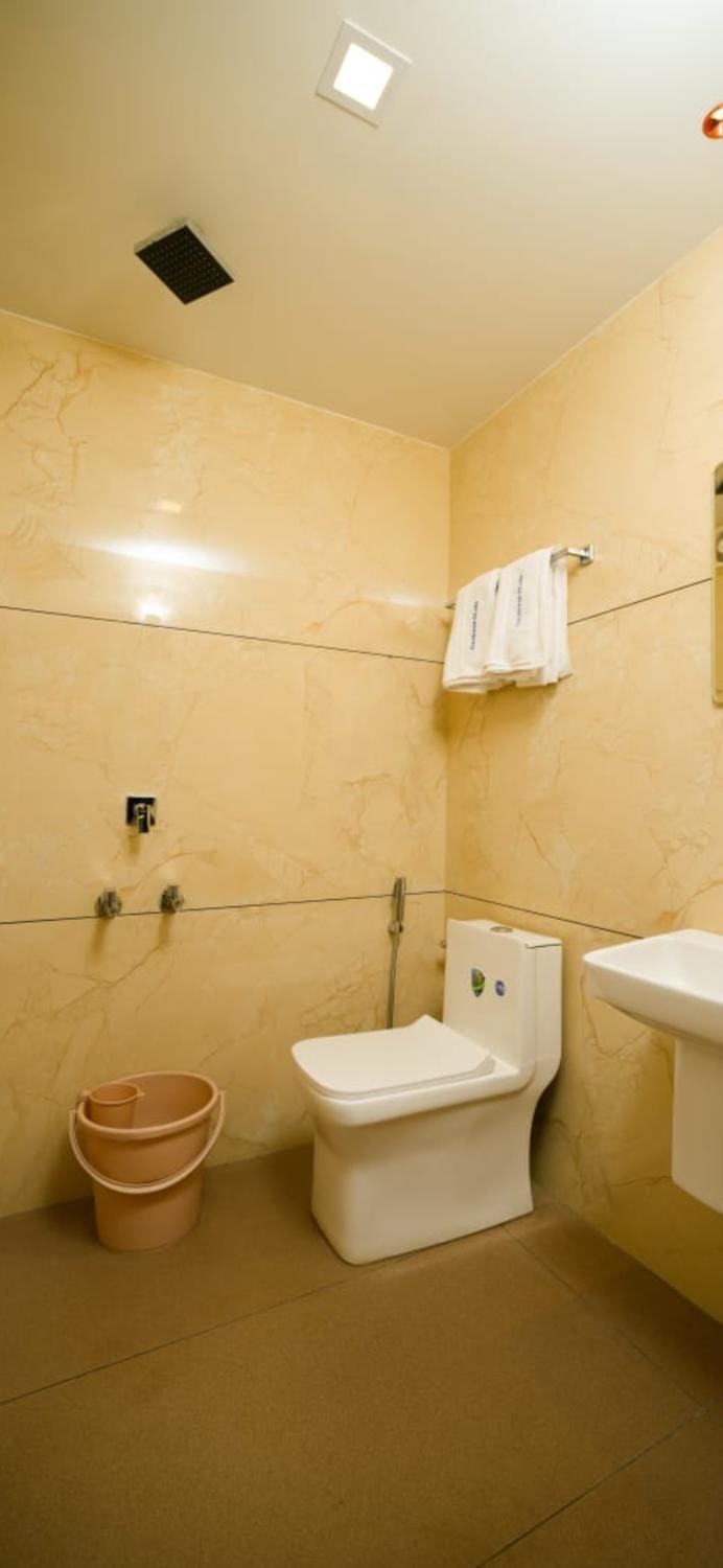 Toilet, Bathroom, Public Bath