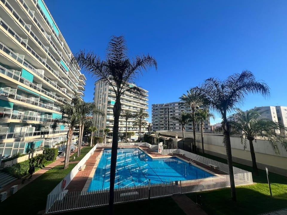 Modern apartment with a big pool and free parking Apartment in Gandia