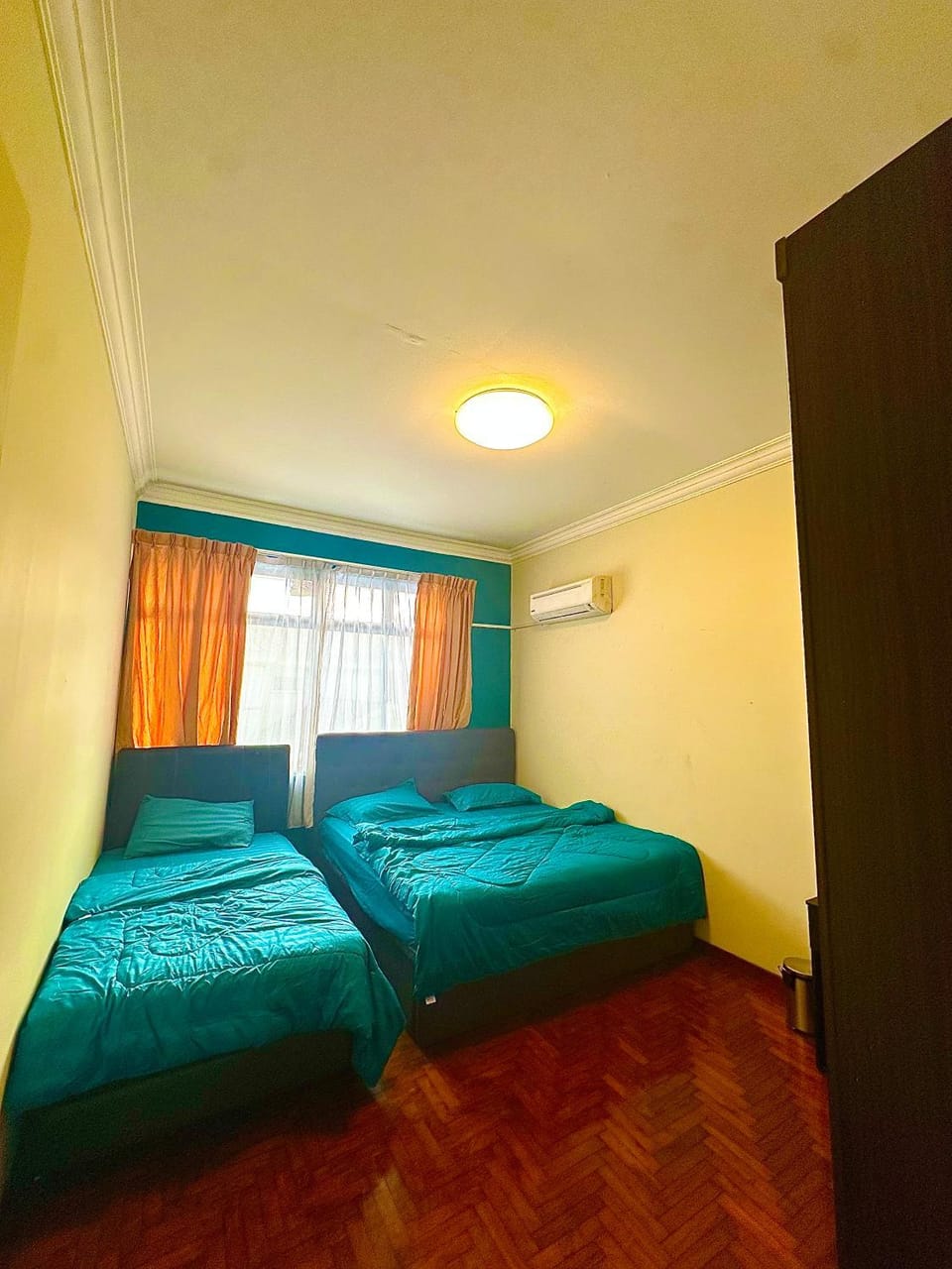 Bedroom, air conditioner