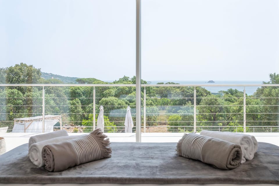 Villa avec piscine et vue mer à 230m de la plage Villa in Zonza