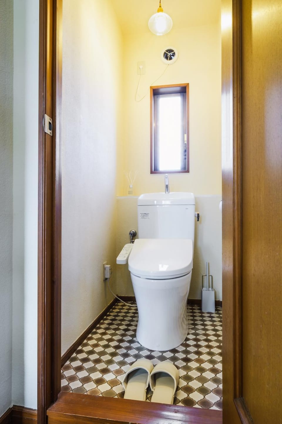 Toilet, bidet