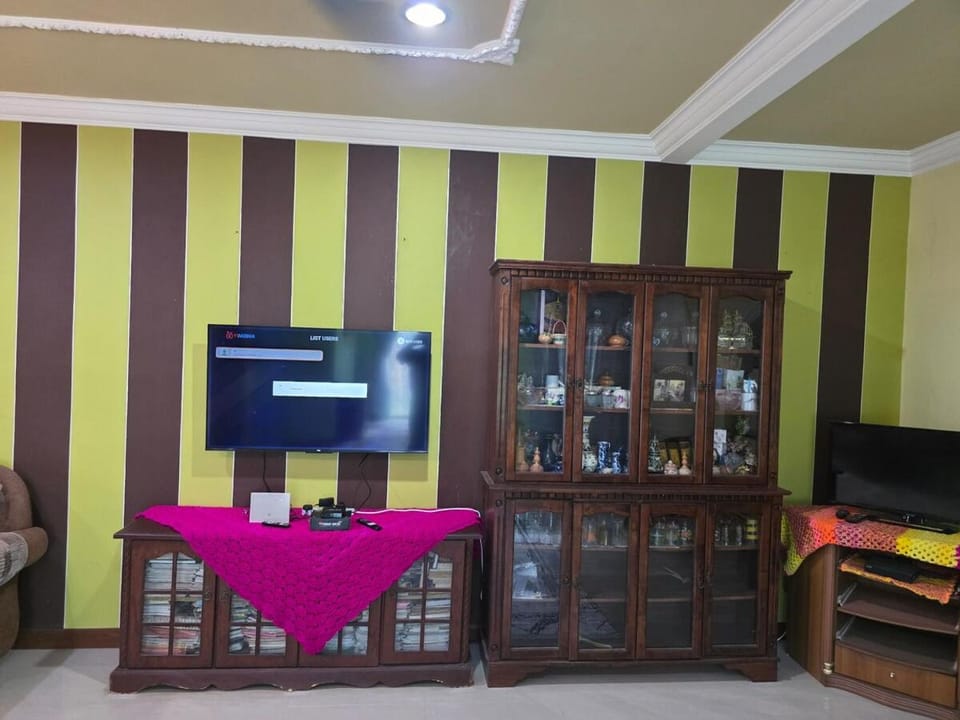 Communal lounge/ TV room, TV and multimedia, Evening entertainment
