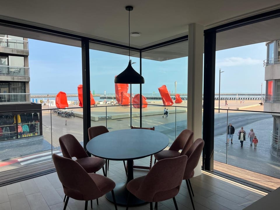 View (from property/room), Balcony/Terrace, Dining area, Sea view