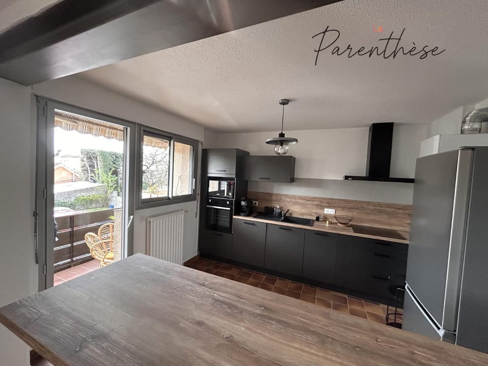 Kitchen or kitchenette, Dining area, dishwasher, oven, stove
