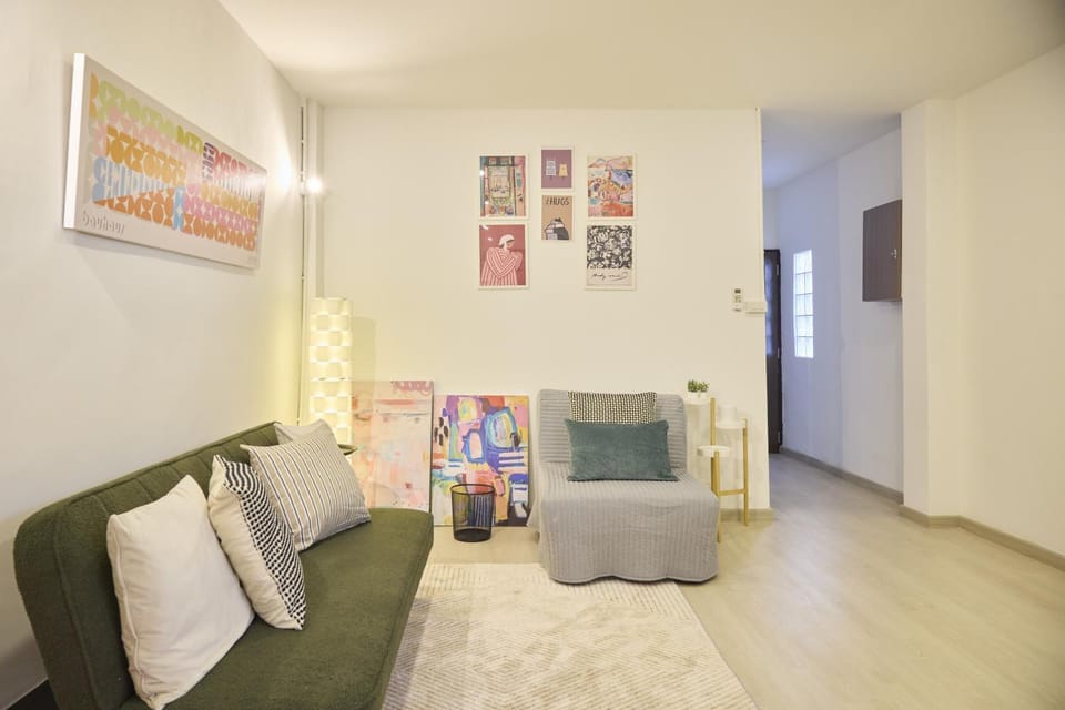 Living room, Seating area