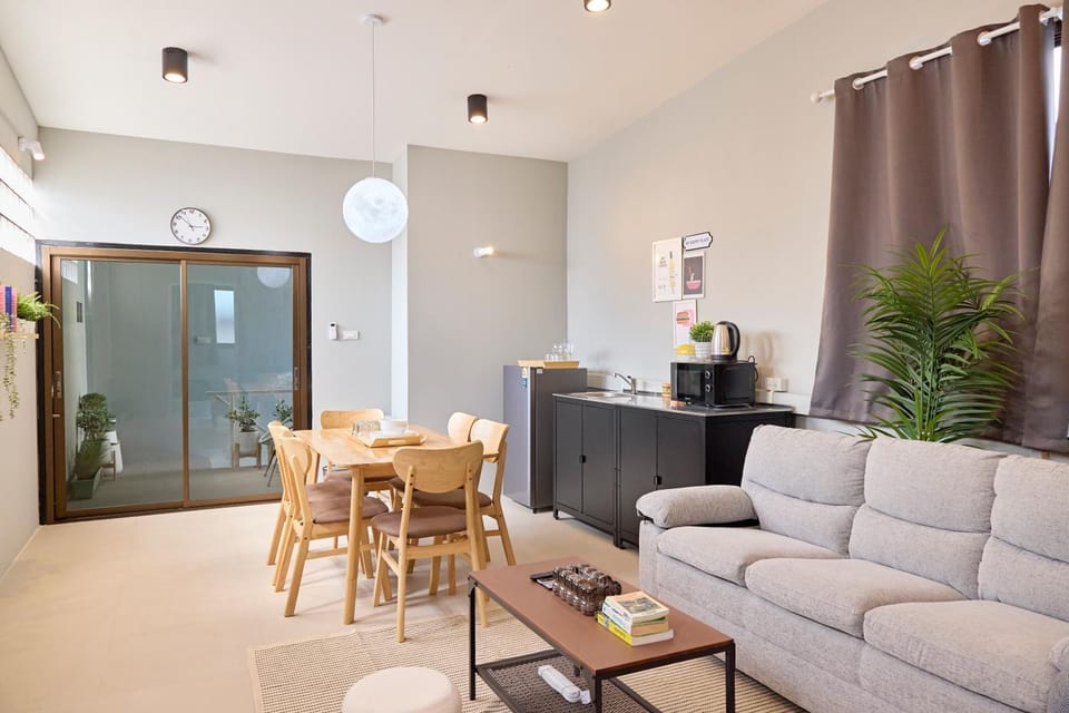 Living room, Seating area, Dining area