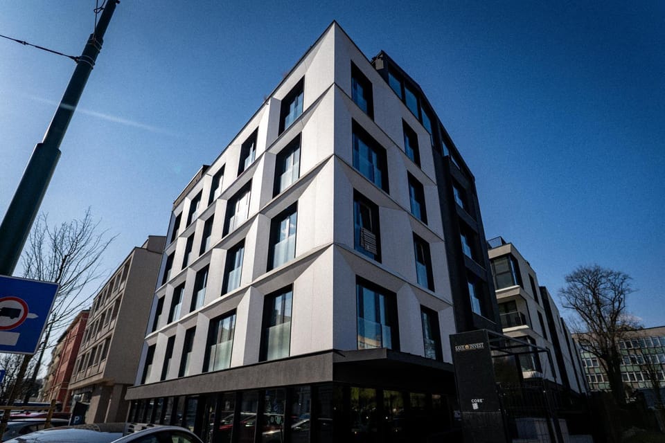 Property building, Restaurant/places to eat