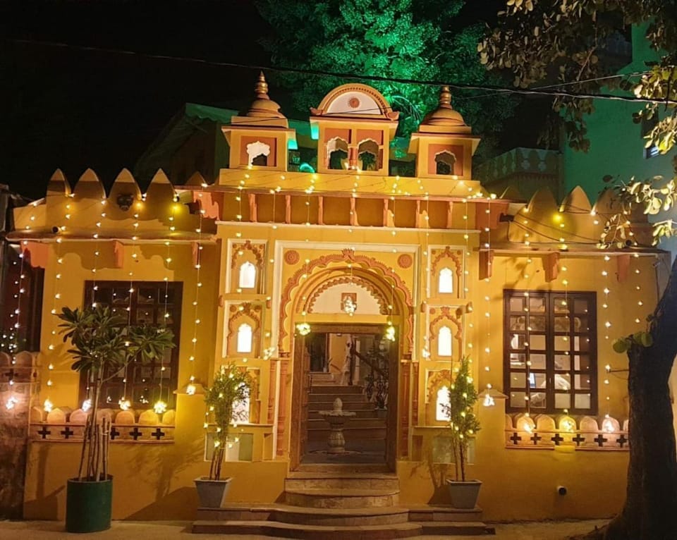 Facade/entrance