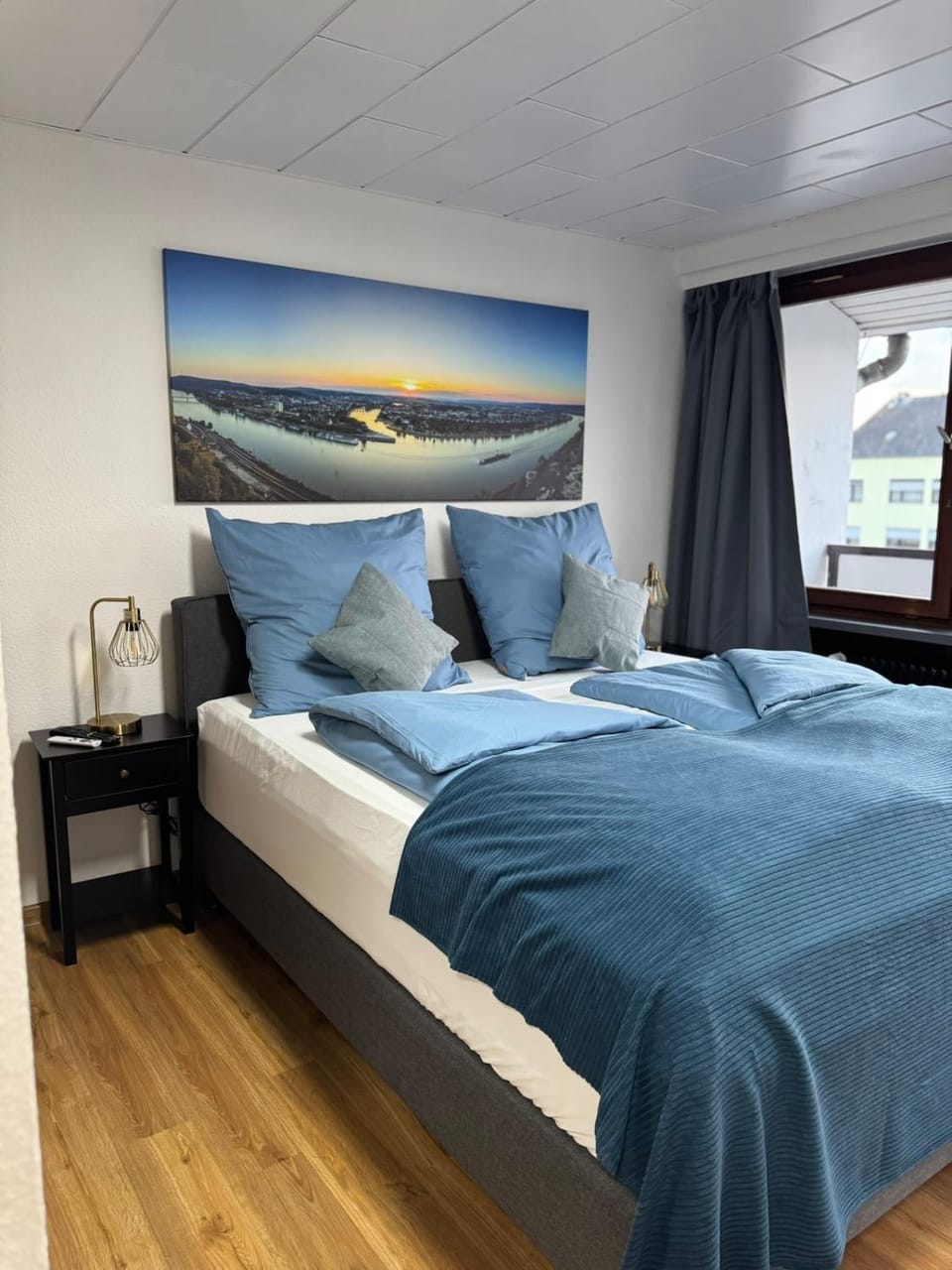 Bed, Photo of the whole room, Bedroom