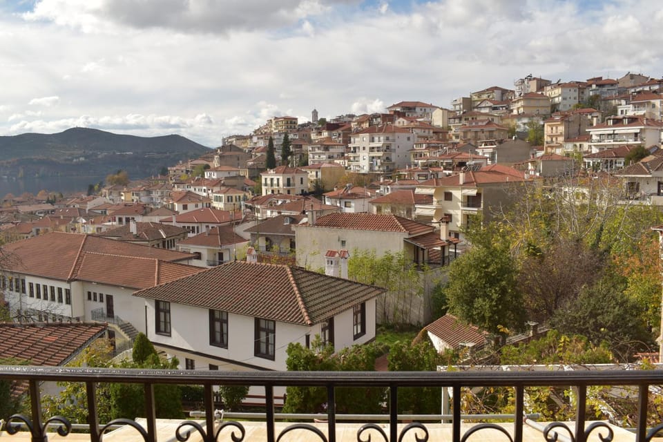 Property building, Natural landscape, Balcony/Terrace, City view