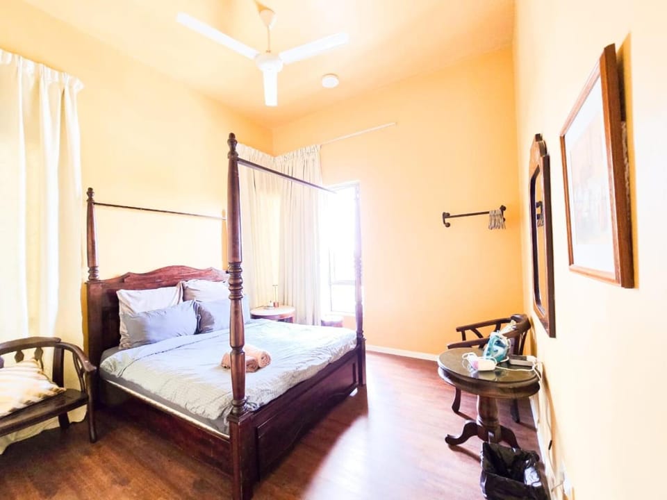 Bed, People, View (from property/room), Bedroom, Guests, Family, VIP, wardrobe