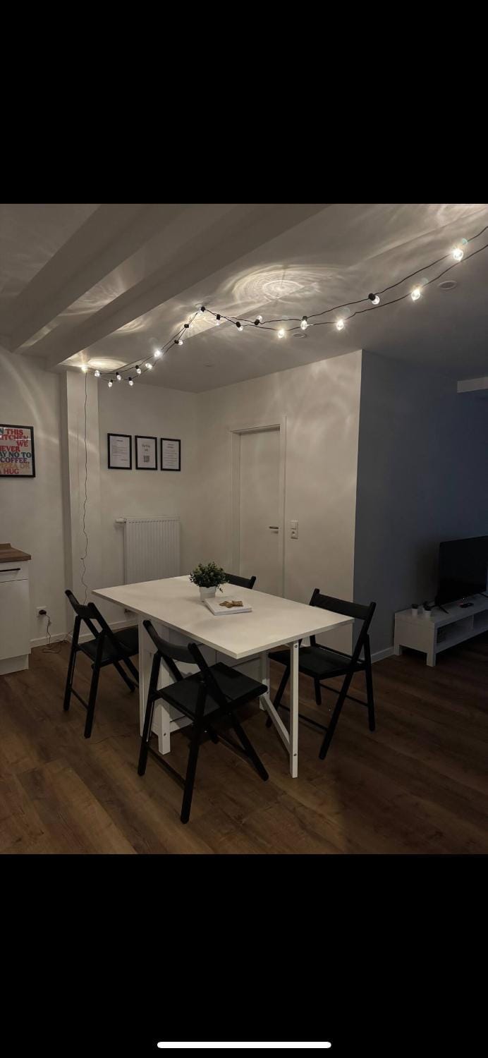 Seating area, Dining area