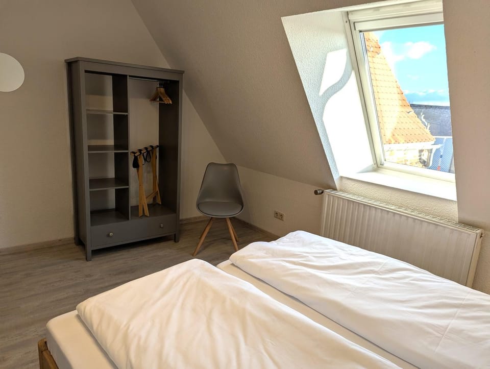 Bed, Bedroom, wardrobe