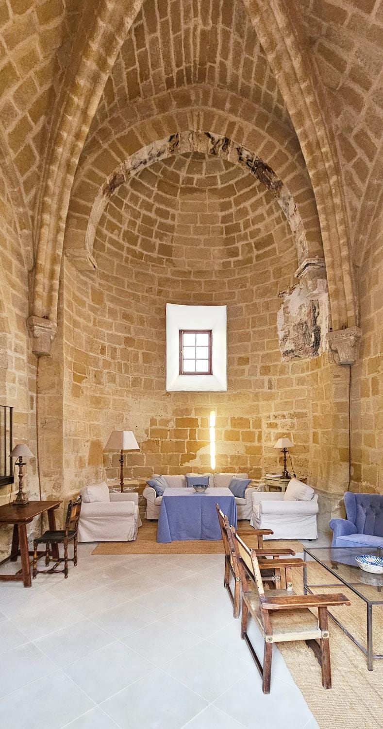 Espectacular iglesia románica House in Baeza