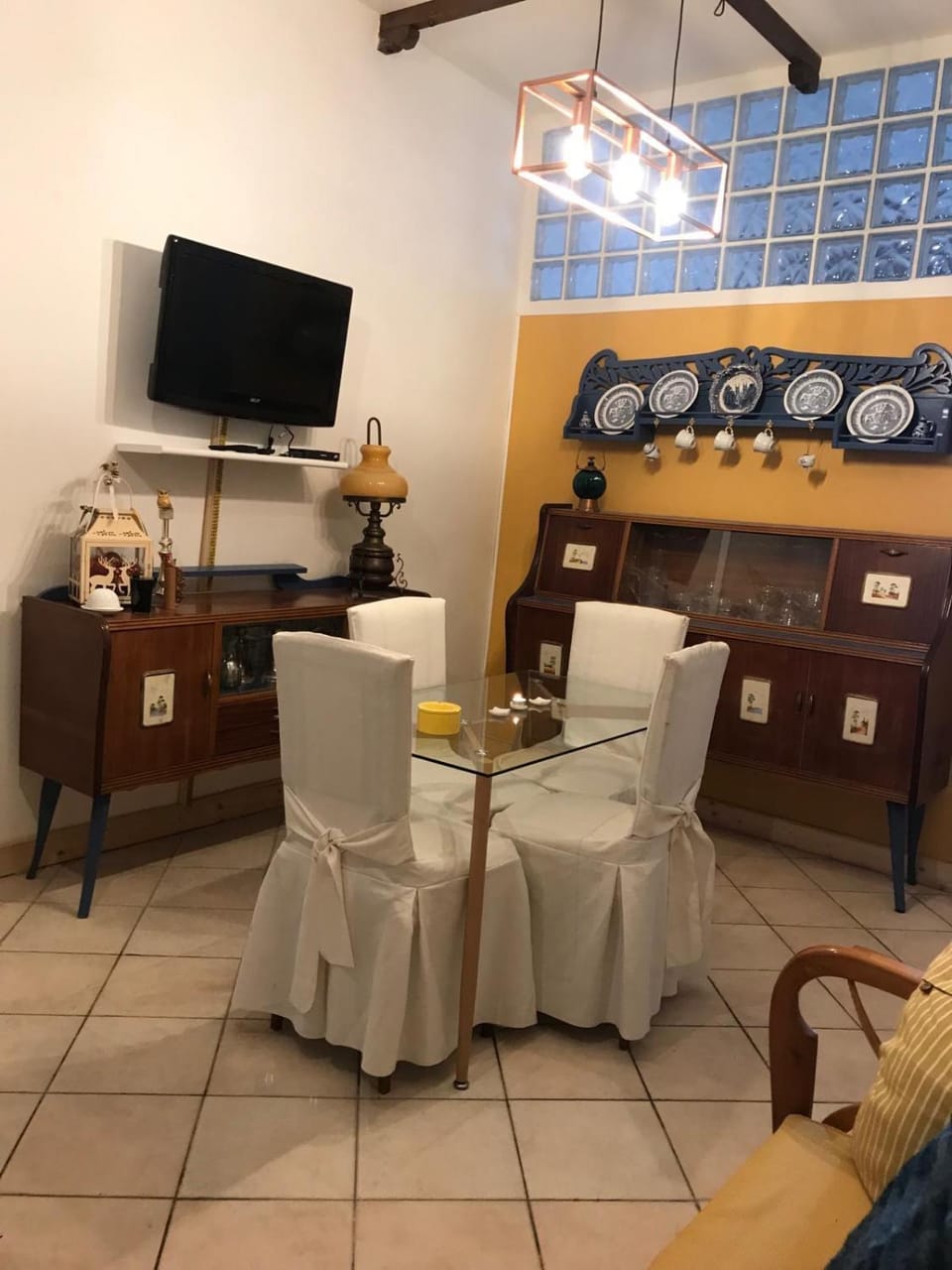 TV and multimedia, Dining area