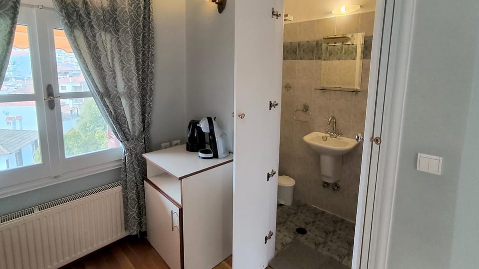 Toilet, Bathroom