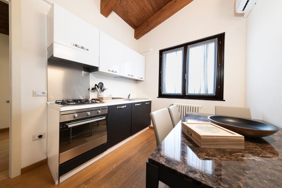 Suite Deluxe in Palazzo Storico - Centro Sassari - Appartamento Olbia Apartment in Sassari