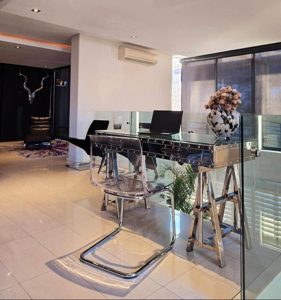 Luxury Penthouse with Private Pool Apartment in Cape Town
