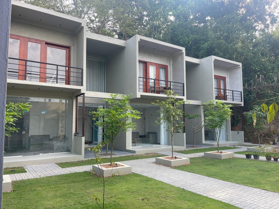 Property building, Natural landscape, Garden