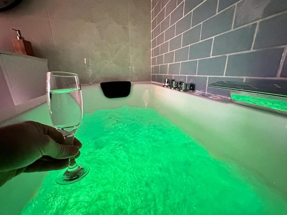 Magic suite avec Balnéo, Sauna et terrasse Apartment in Reims