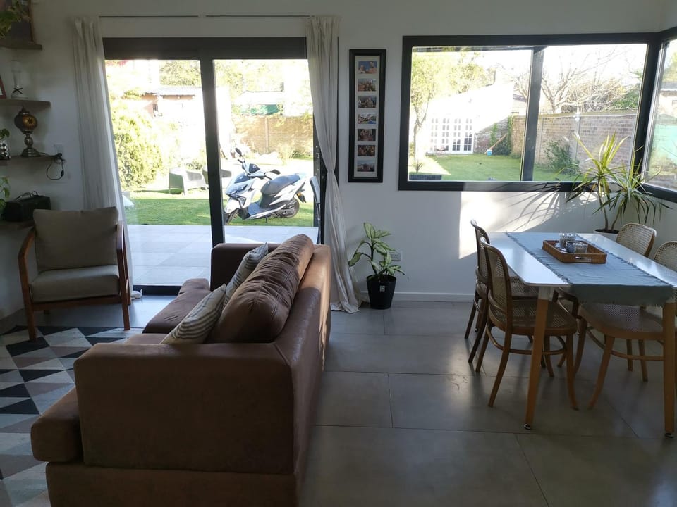 Casa moderna cerca del mar House in Mar del Plata
