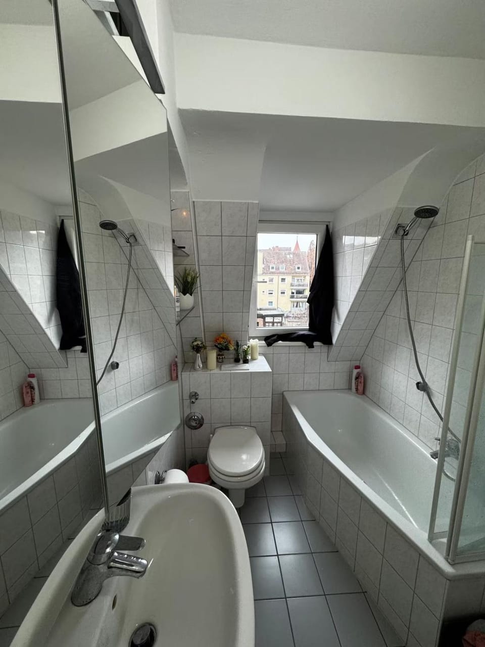 Shower, Toilet, Hot Tub, Bathroom, Bath, towels