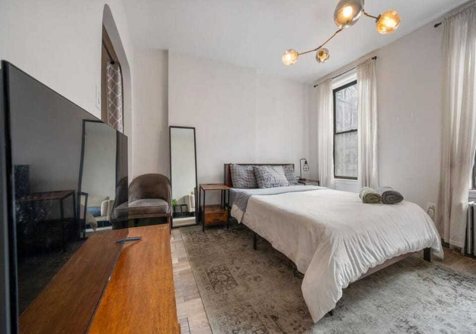 Prime Murray Hill 2 BR Gem, June To Aug 90 Days Stay Required Apartment in Midtown