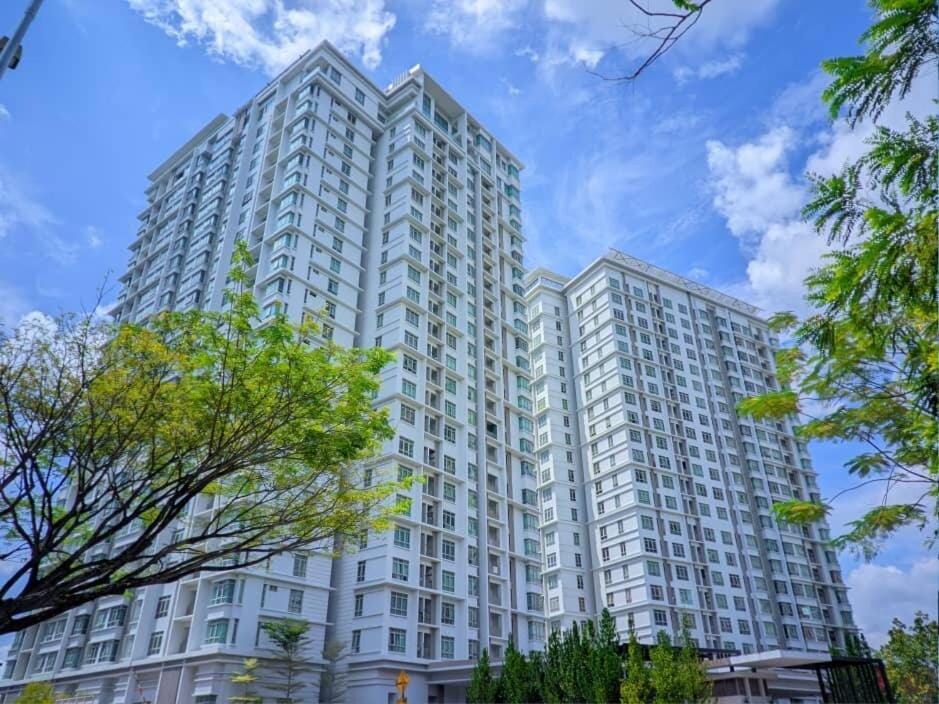 A-19-08 Stellar Have SHAFTSBURY WIFI NETFLIX FreeParking Apartment in Putrajaya