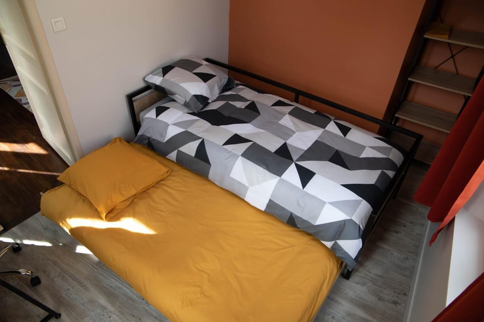 Bed, Photo of the whole room, Bedroom