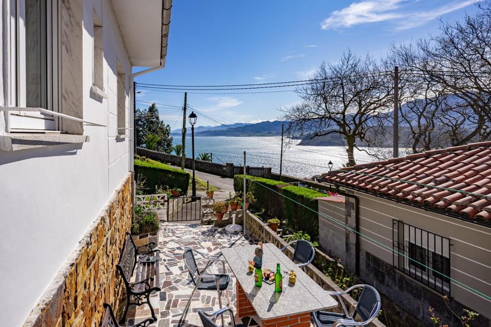 Balcony/Terrace, Mountain view