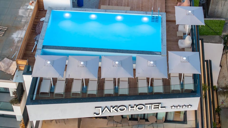Balcony/Terrace, Swimming pool