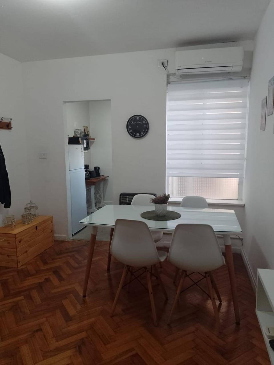 Dining area, air conditioner