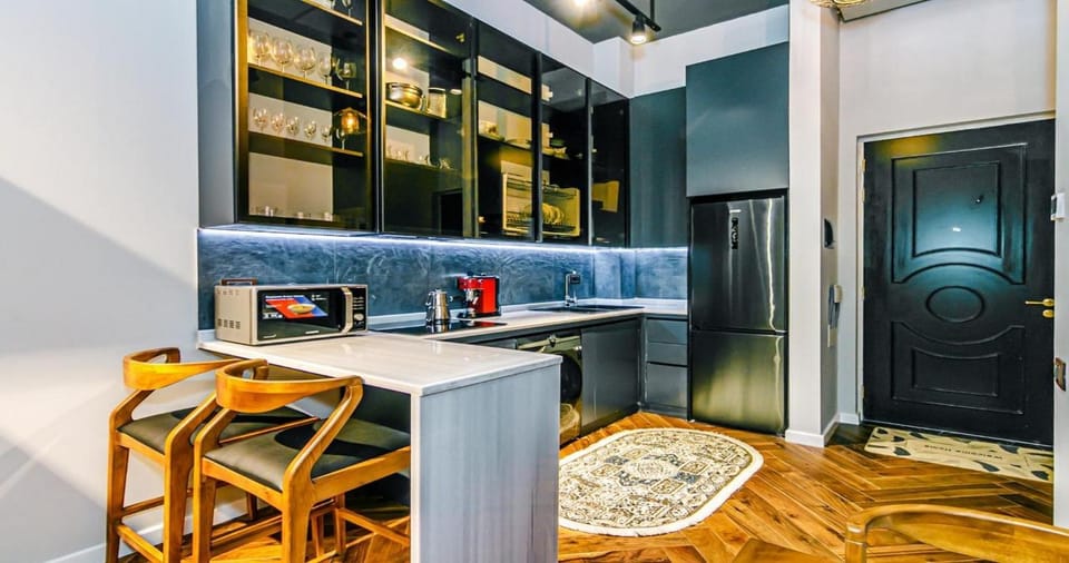 Kitchen or kitchenette, Dining area, minibar, oven, pet friendly, stove, toaster