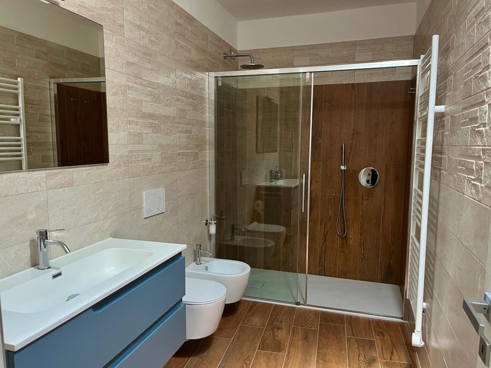 Shower, Toilet, Bathroom