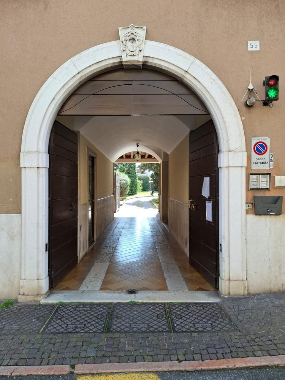 Facade/entrance