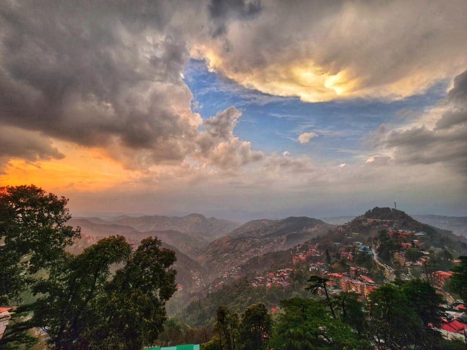 Florence B&B Near Mall Road - Amazing Valley View Bed and Breakfast in Shimla