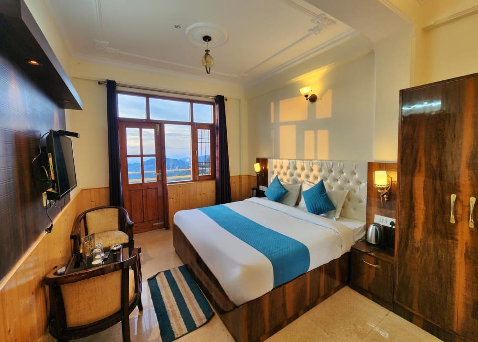 Florence B&B Near Mall Road - Amazing Valley View Bed and Breakfast in Shimla