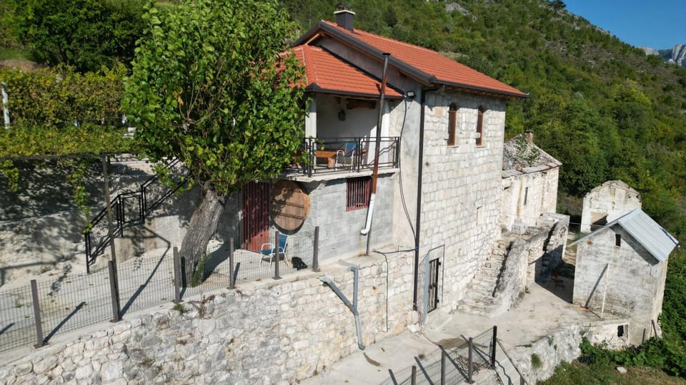 Property building, Day, Natural landscape