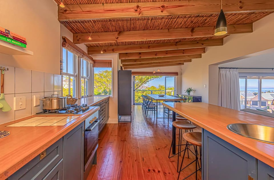 Natural landscape, Kitchen or kitchenette, Dining area, dishwasher, stove