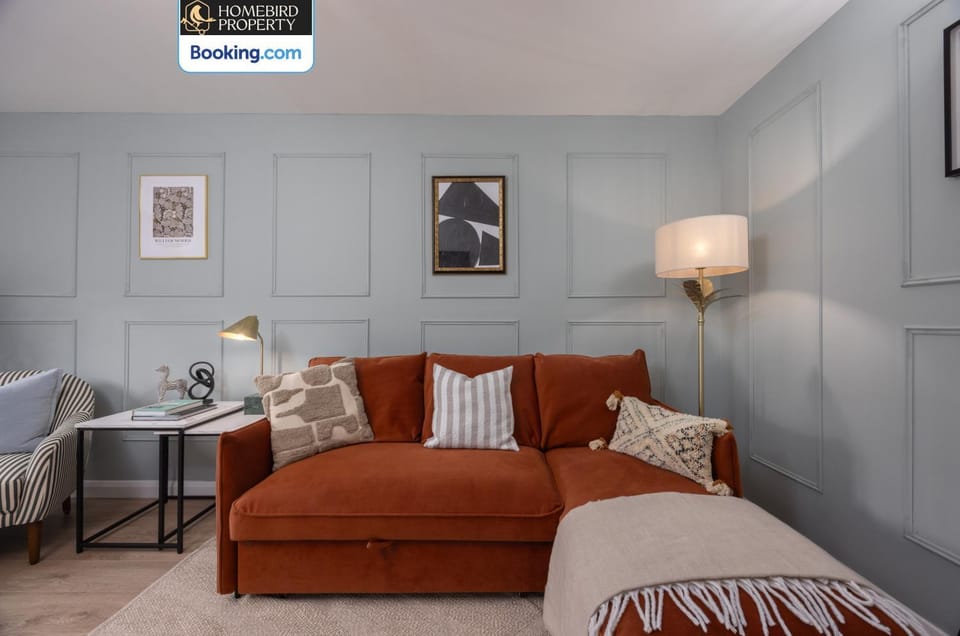Living room, Photo of the whole room, Seating area