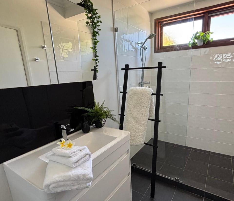 Bathroom, towels